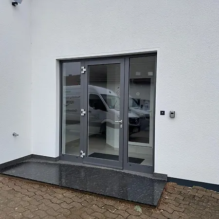 Neu Renoviertes Apartment 3 Zimmer 4 Boxspringbetten Moderne Kueche Und Vieles Mehr Lohne  Exterior photo