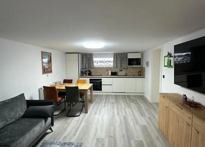 Neu Renoviertes Apartment 3 Zimmer 4 Boxspringbetten Moderne Kueche Und Vieles Mehr